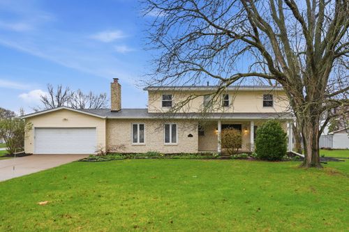 4 Estate Ct, Bettendorf, IA, 52722-3873 | Card Image