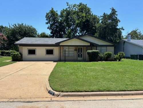 1713 Westcrest Drive, Arlington, TX, 76013 | Card Image