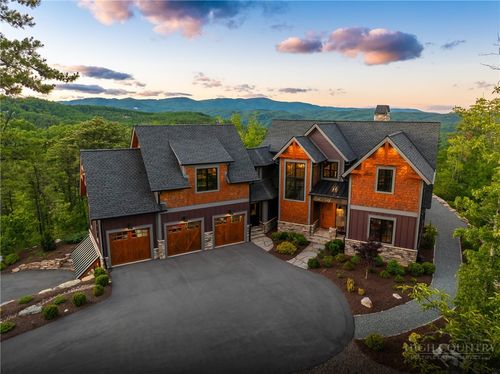 220 Persimmon Ln, Boone, NC, 28607-8272 | Card Image