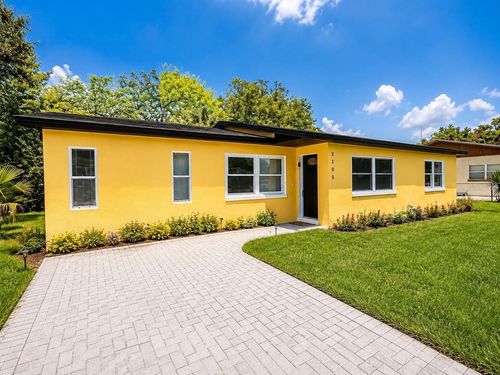 2105 9th St Ne, WINTER HAVEN, FL, 33881-1775 | Card Image