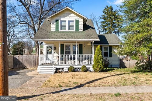 41 Pine St, BEVERLY, NJ, 08010-3516 | Card Image