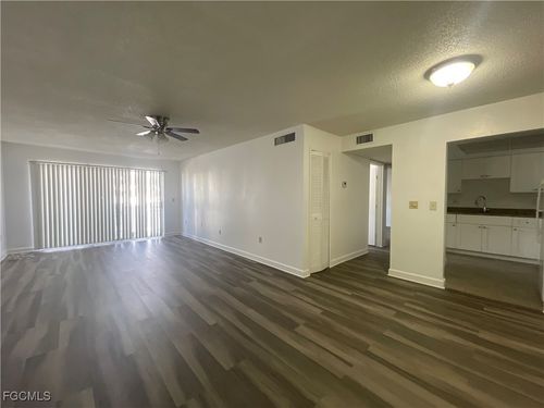 apt-27-3706 Broadway, FORT MYERS, FL, 33901-8115 | Card Image