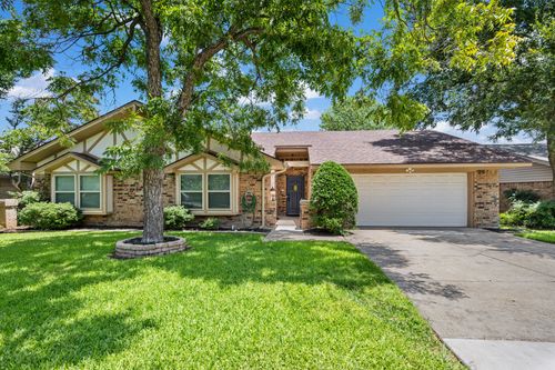 2321 Charred Wood Dr, Arlington, TX, 76016-1110 | Card Image