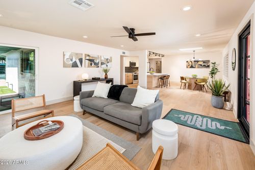 8407 E Rancho Vista Dr, Scottsdale, AZ, 85251-1841 | Card Image