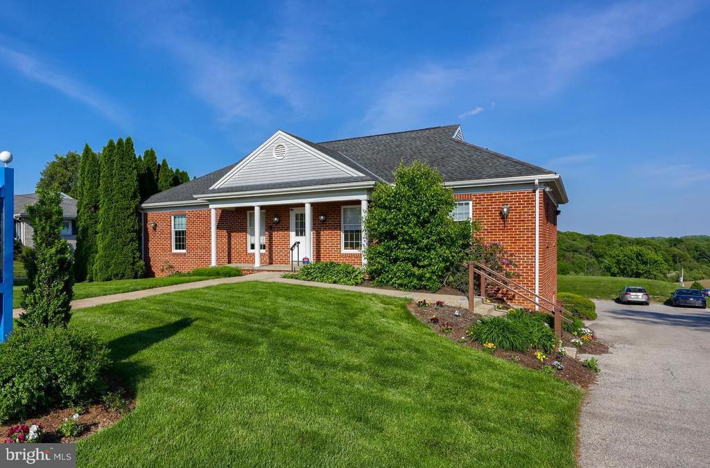735 S Pleasant Ave, Dallastown, PA 17313