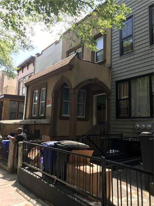 12 Pleasant Pl, Brooklyn, NY, 11233-3211 | Card Image