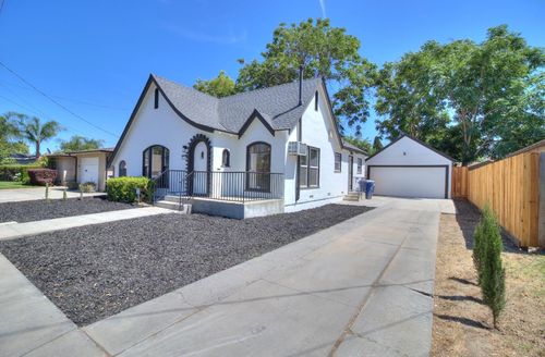 154 E Coolidge Ave, Modesto, CA, 95350-4505 | Card Image
