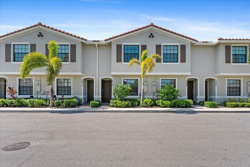 5010-5010 Genove Pl, Riviera Beach, FL, 33410-1925 | Card Image