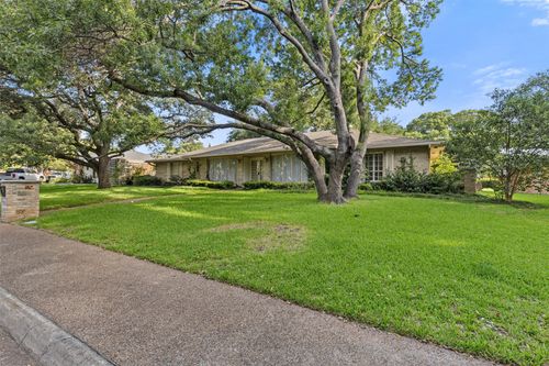 6907 Hillwood Lane, Dallas, TX, 75248 | Card Image
