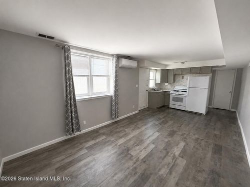 127 Evergreen Street, Staten Island, NY, 10308 | Card Image