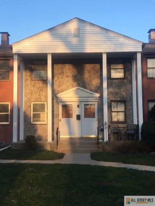 2513-218 Newman Street, Metuchen, NJ, 08840 | Card Image