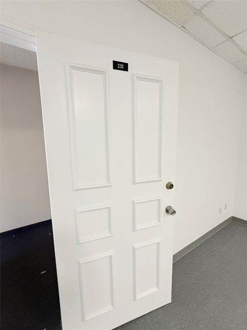 ste-232-362 Oaks Trl, Garland, TX, 75043-8024 | Card Image