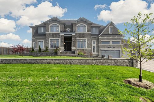 2 Sam Davis Court, Whitchurch Stouffville, ON, L4A4R4 | Card Image