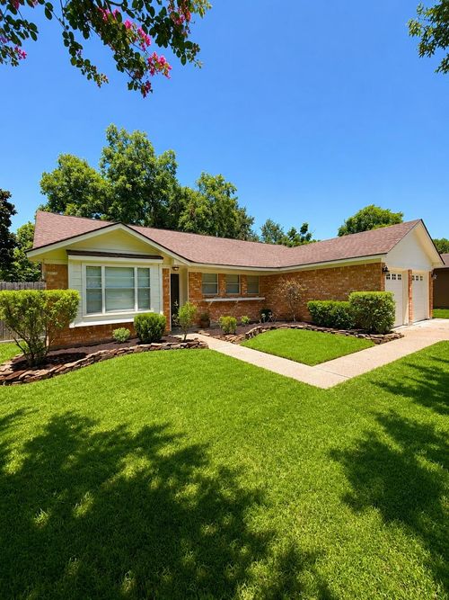 2016 Kingsway Dr, League City, TX, 77573-4904 | Card Image
