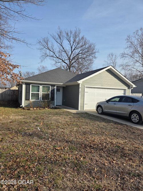 201 S Elm St, Carterville, MO, 64835-1509 | Card Image