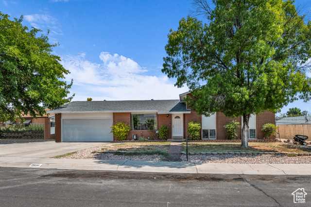 El Vista Dr, Santa Clara, UT 84765