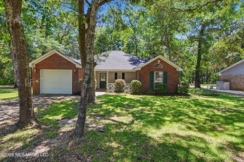 1516 Davis St, Ocean Springs, MS, 39564-8484 | Card Image