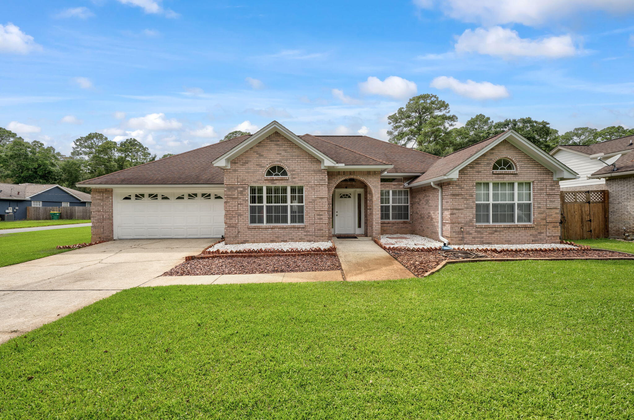7th St, Niceville, FL 32578