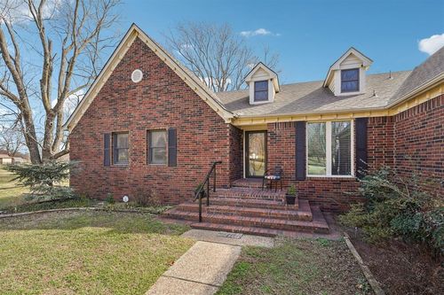 2305 E Main St, Shawnee, OK, 74801-7844 | Card Image