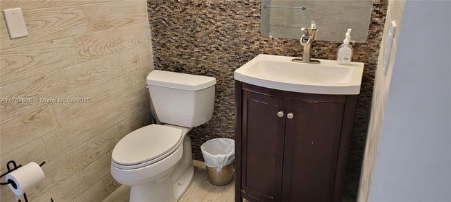 1 - 2231 Sw 17 Th Ter, House other with 5 bedrooms, 4 bathrooms and null parking in Miami FL | Image 15