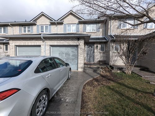 66-1 Royalwood Crt, Stoney Creek, ON, L8E4Y1 | Card Image
