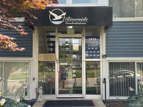 2419 Riverside Dr, Trenton, MI, 48183-2754 | Card Image