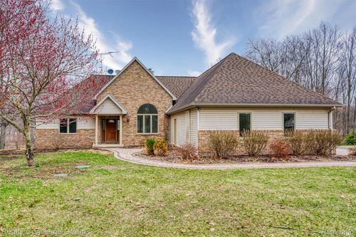 6400 Sober Rd, Fowlerville, MI, 48836-9572 | Card Image