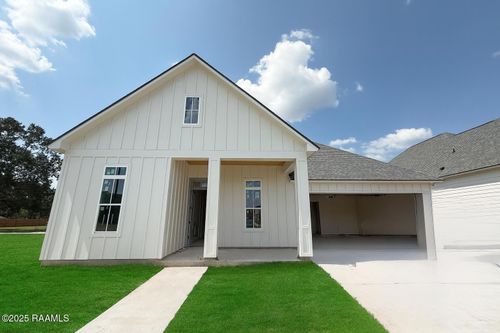 111 Parkview Dr, Lafayette, LA, 70503-2731 | Card Image