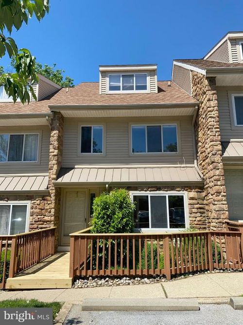 326 Brigade Ct, Chesterbrook, PA, 19087-5543 | Card Image