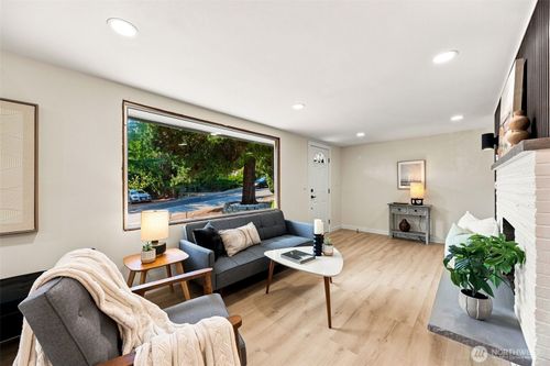2538 Ne 107th St, Seattle, WA, 98125-6708 | Card Image