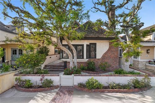 215 Opal Ave, Newport Beach, CA, 92662-1032 | Card Image