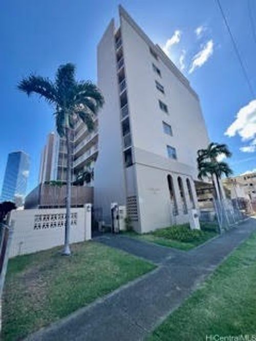apt-310-1717 Citron St, Honolulu, HI, 96826-2517 | Card Image