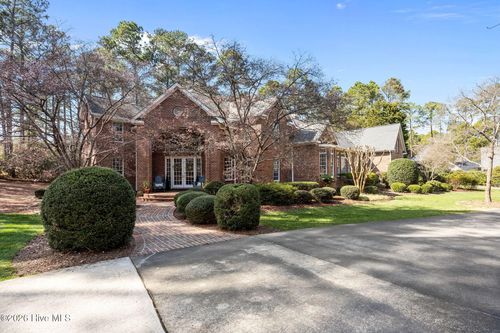 32 Glenbarr Ct, Pinehurst, NC, 28374-8887 | Card Image