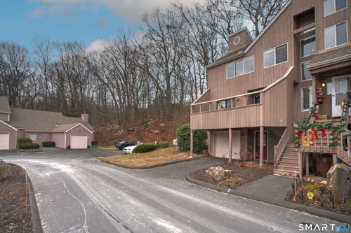 141-141 Spring Gln, Shelton, CT, 06484-3874 | Card Image