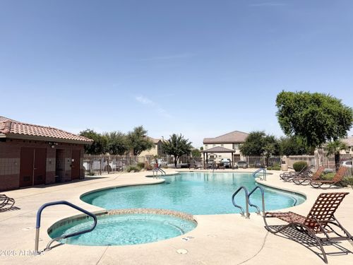8198 W Groom Creek Rd, Phoenix, AZ, 85043-1137 | Card Image