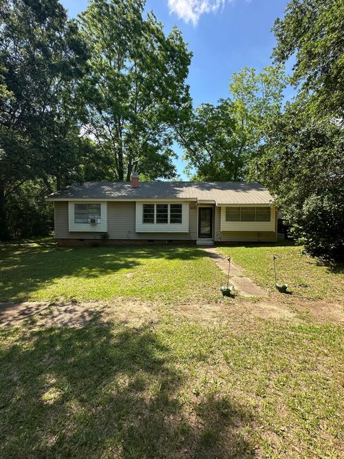 100 Gulf Camp Rd, Lumberton, MS, 39455-8216 | Card Image