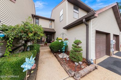 313 Longwood Drive, Condo with 2 bedrooms, 2 bathrooms and null parking in Manalapan NJ | Image 3