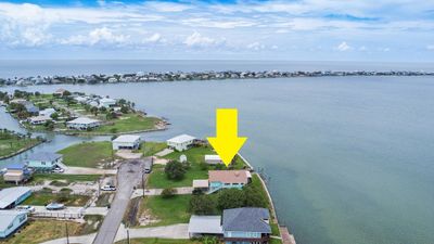 145 Lakeview Road, House other with 3 bedrooms, 3 bathrooms and null parking in Rockport TX | Image 3