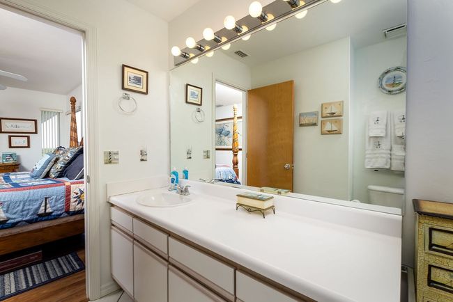 8D - 11 Old Mill Rd, Condo with 2 bedrooms, 2 bathrooms and null parking in Cedar Key FL | Image 13