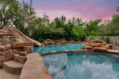 111 Crest View Dr, Lakeway, TX, 78734-5207 | Card Image