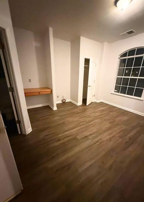 2804 E Deyoung Dr E, Fresno, CA, 93720 | Card Image