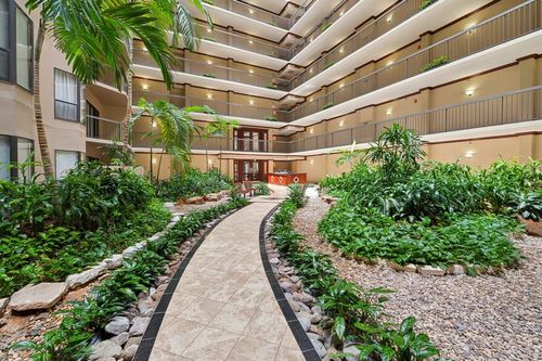 unit-703-661 Bering Dr, Houston, TX, 77057-2139 | Card Image