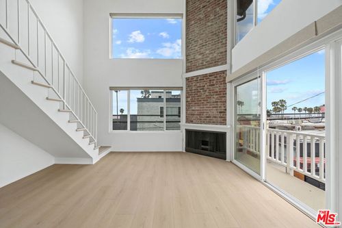 7-10 19th Avenue, Venice, CA, 90291 | Card Image