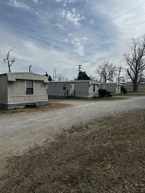 1531 Paulk Ln, Pulaski, TN, 38478-4765 | Card Image