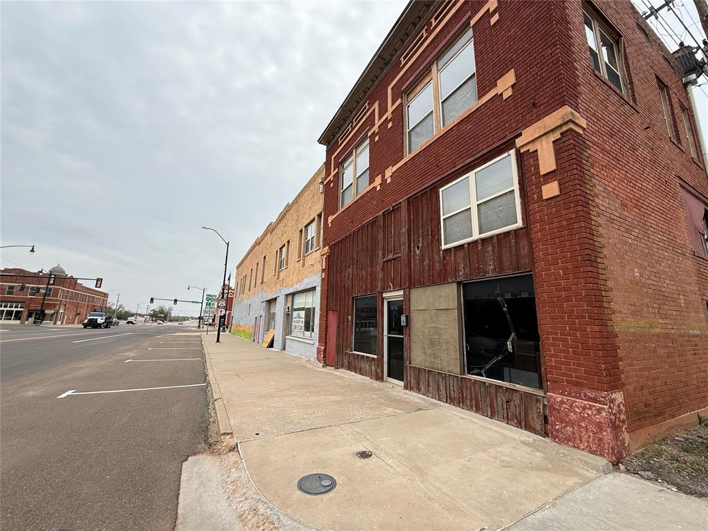 101 W Main St, Sayre, OK 73662