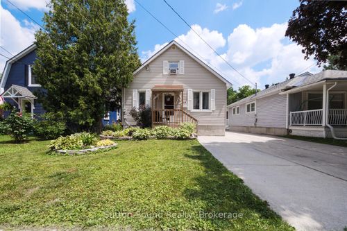 1139 4th Ave W, Owen Sound, ON, N4K4W3 | Card Image