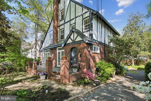 6911 Ridgewood Ave, CHEVY CHASE, MD, 20815-5149 | Card Image