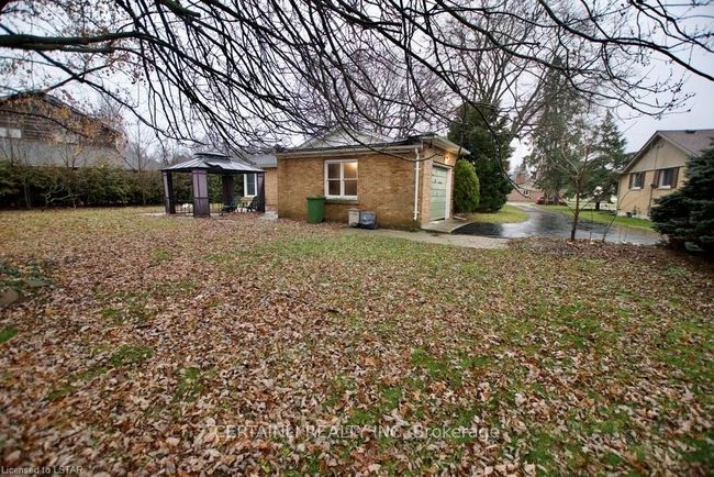 241 Woodworth Cres, House other with 3 bedrooms, 2 bathrooms and 8 parking in Saint Thomas ON | Image 9