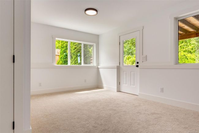 Rec Room downstairs with separate entrance | Image 67