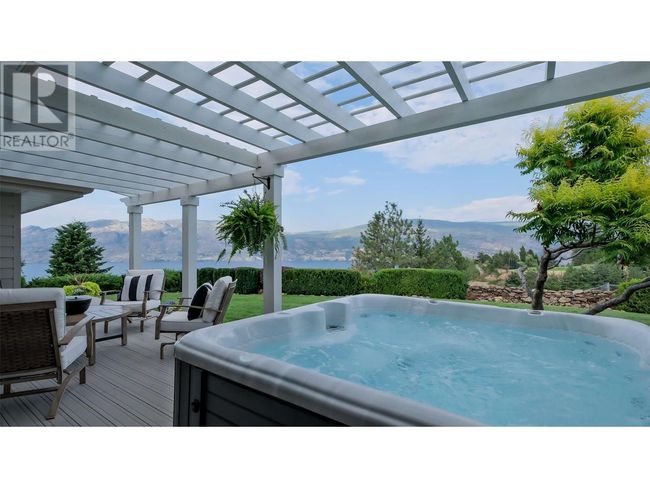 118 Sumac Ridge Dr, House other with 4 bedrooms, 3 bathrooms and 6 parking in Summerland BC | Image 6